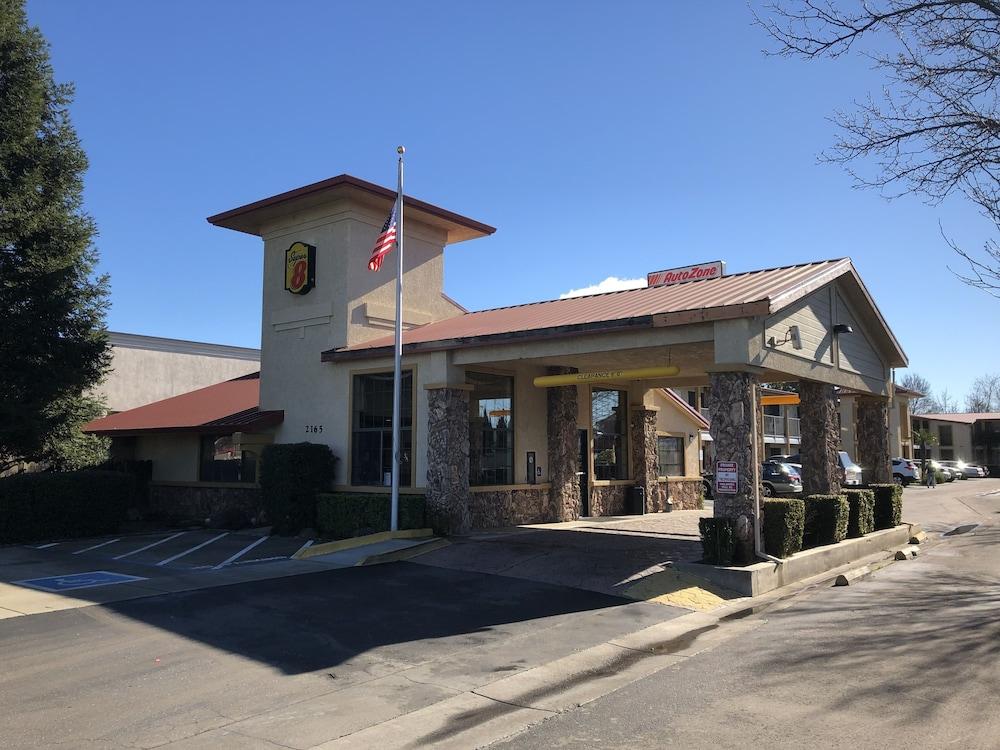 Super 8 By Wyndham Corning Motel Exterior foto